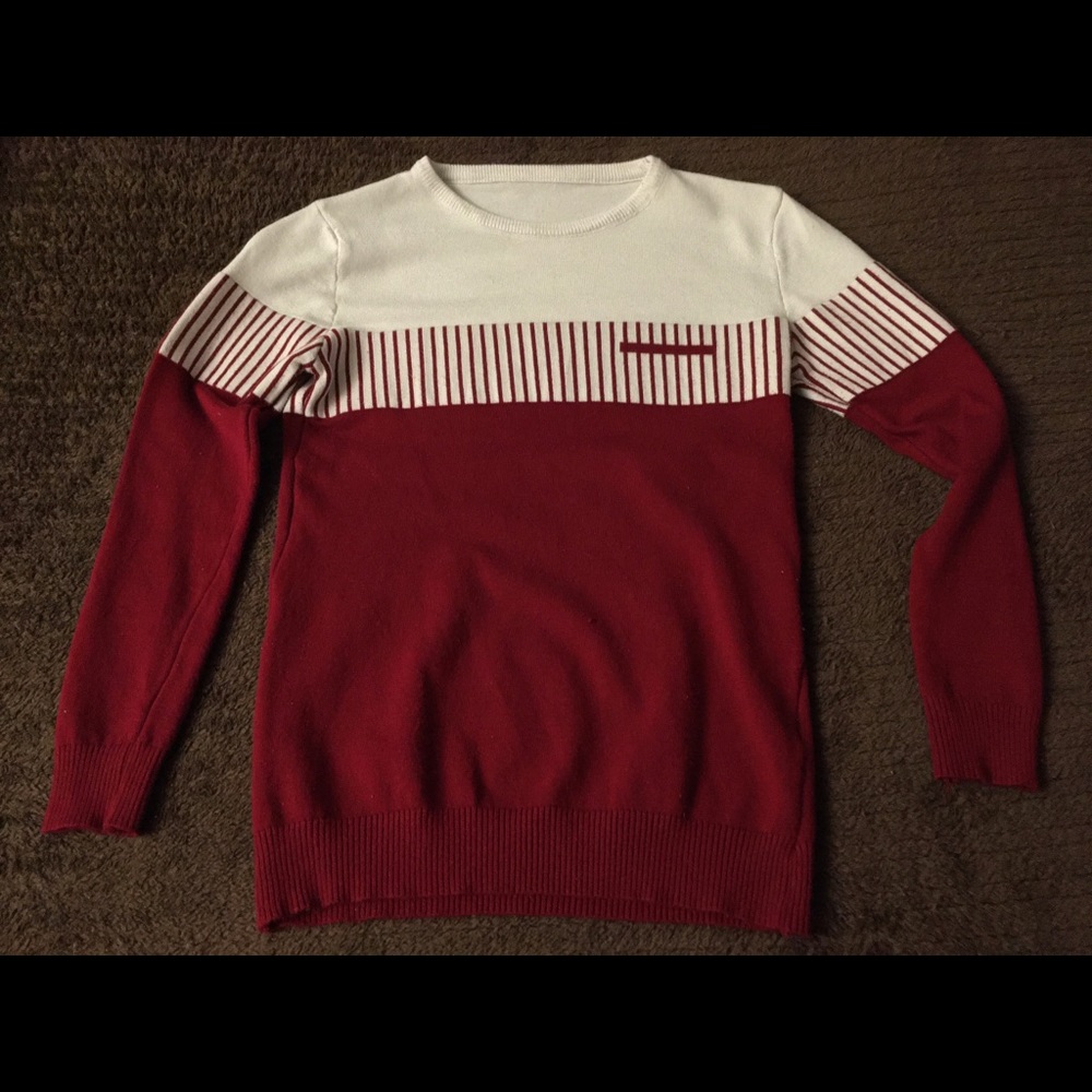 Red and White Knit Sweater (XS)